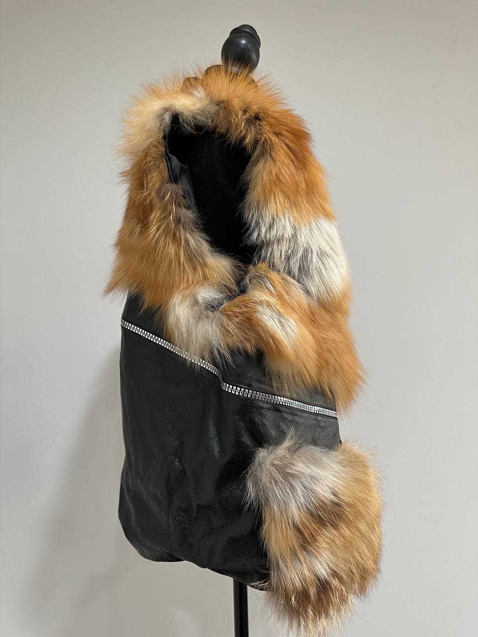 REAL genuine POLAR FOX fur women vest M SIZE LEATHER 1109910 WITHOUT SLEEVES