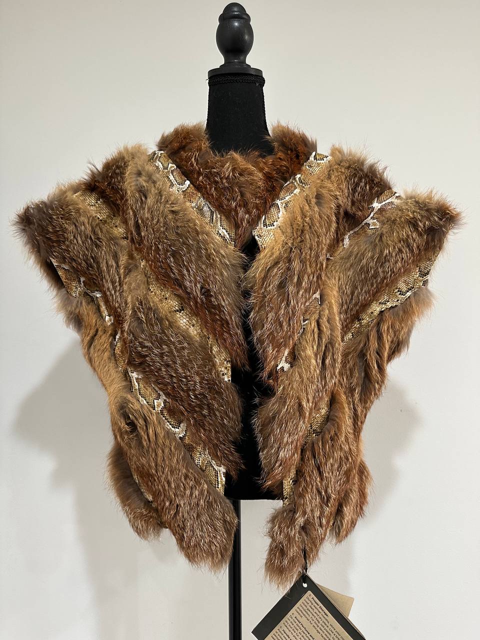Women's Brand New Real CRYSTAL FOX size M Fur VEST waist Coat Sleeves Less 1109977