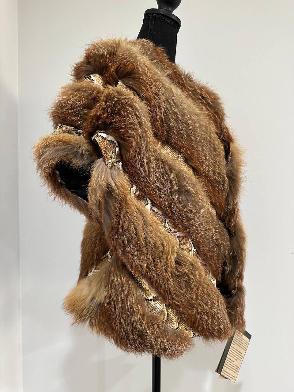 Women's Brand New Real CRYSTAL FOX size M Fur VEST waist Coat Sleeves Less 1109977
