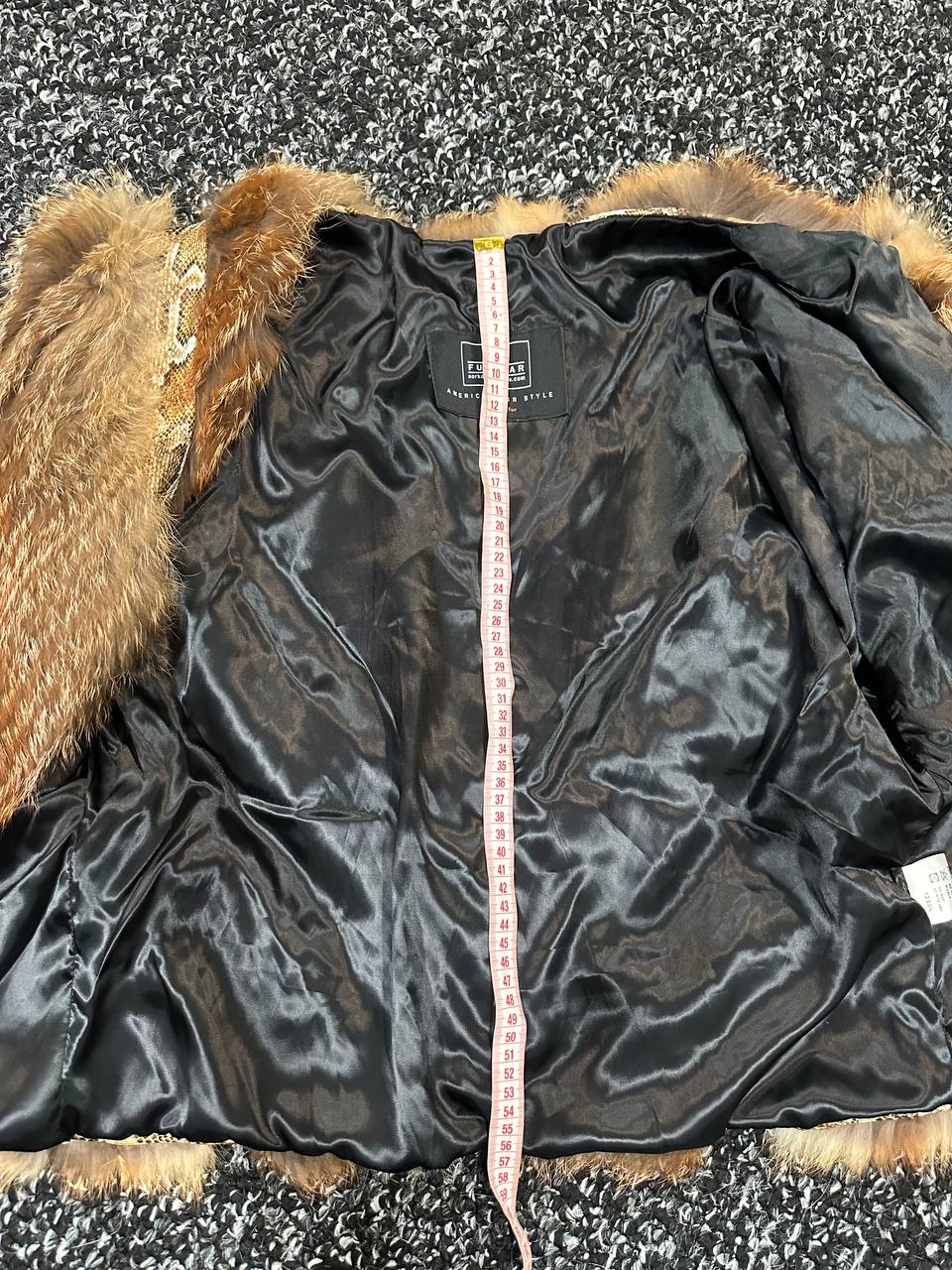 Women's Brand New Real CRYSTAL FOX size M Fur VEST waist Coat Sleeves Less 1109977