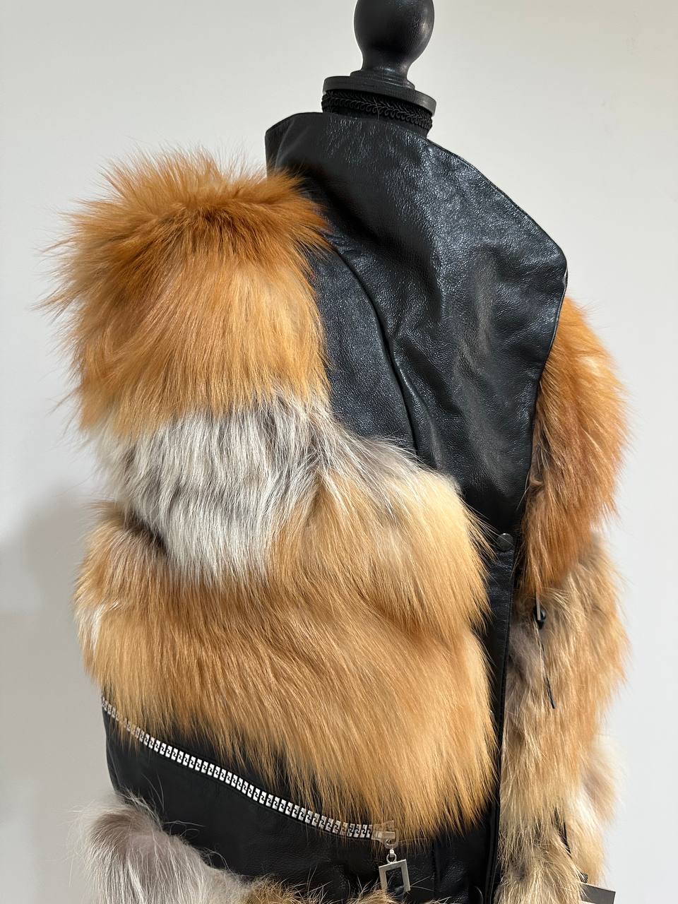 REAL genuine POLAR FOX fur women vest M SIZE LEATHER 1109910 WITHOUT SLEEVES