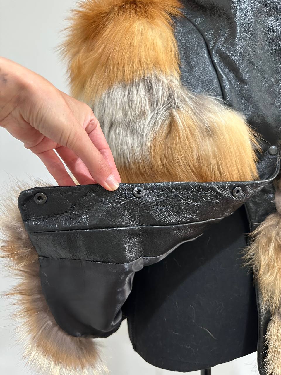 REAL genuine POLAR FOX fur women vest M SIZE LEATHER 1109910 WITHOUT SLEEVES