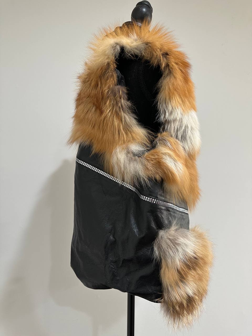REAL genuine POLAR FOX fur women vest M SIZE LEATHER 1109910 WITHOUT SLEEVES