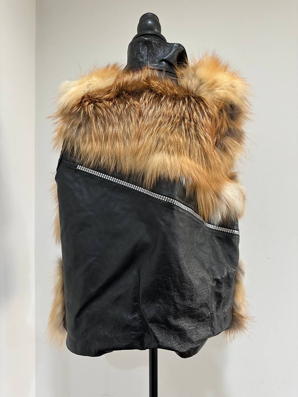 REAL genuine POLAR FOX fur women vest M SIZE LEATHER 1109910 WITHOUT SLEEVES