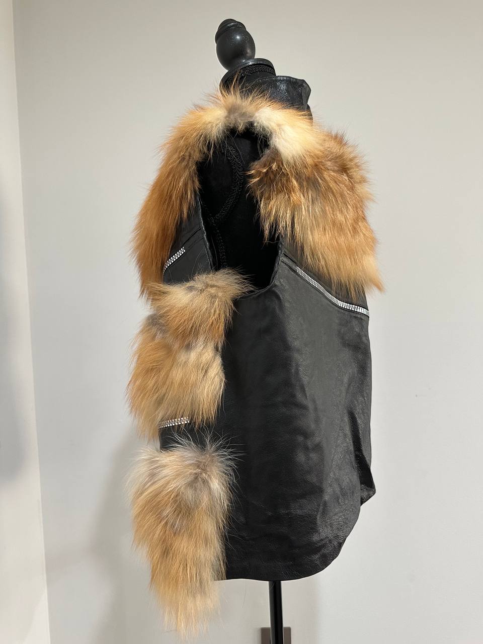 REAL genuine POLAR FOX fur women vest M SIZE LEATHER 1109910 WITHOUT SLEEVES