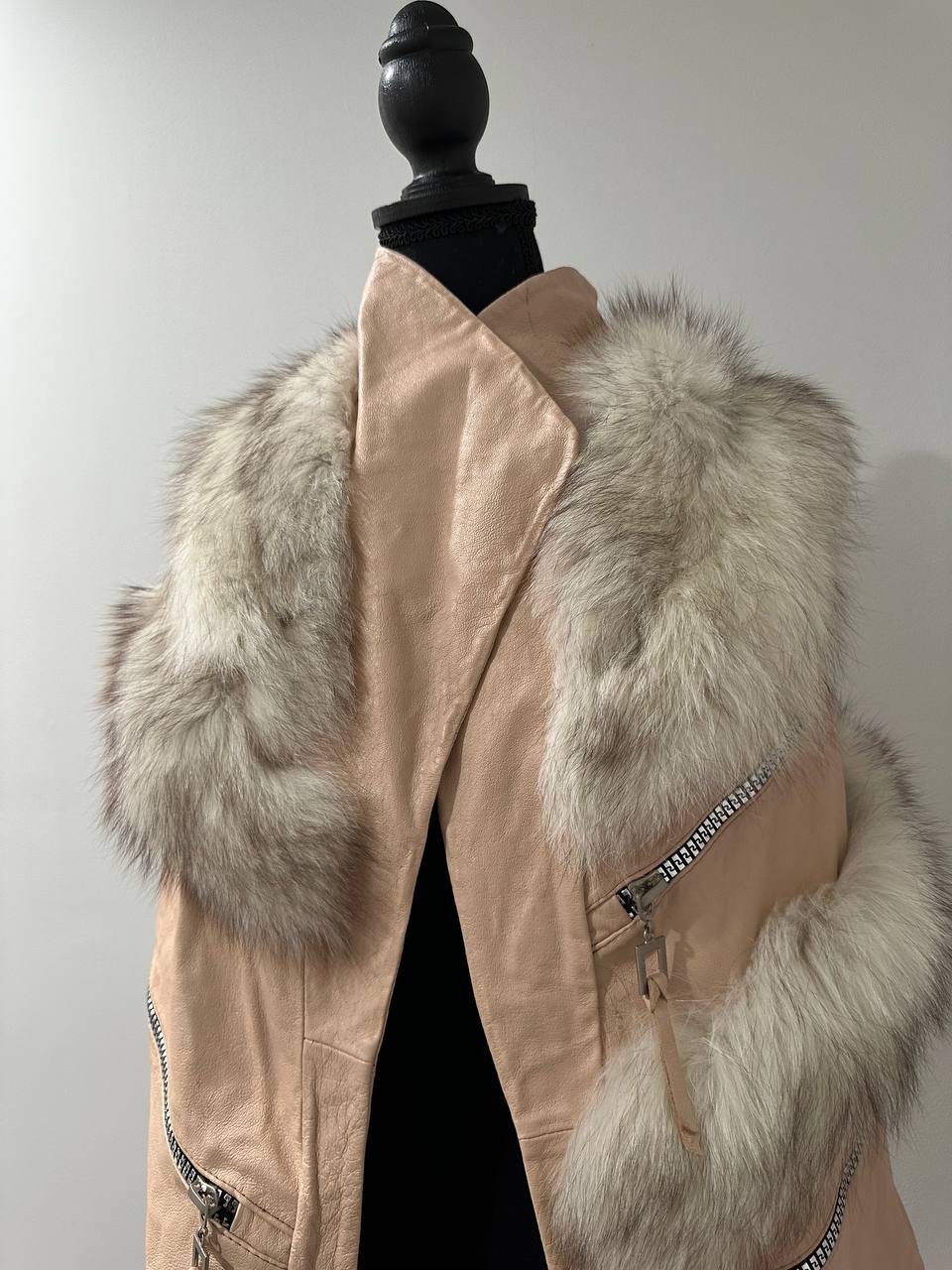 REAL genuine FOX fur women vest S SIZE LEATHER 1109912 WITHOUT SLEEVES