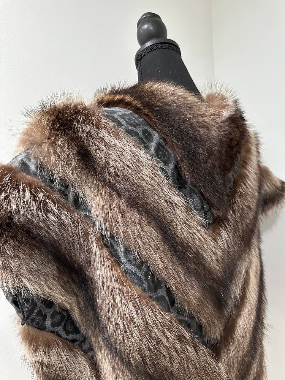 Women's Brand New Real natural raccoon fur VEST size L large 1109987