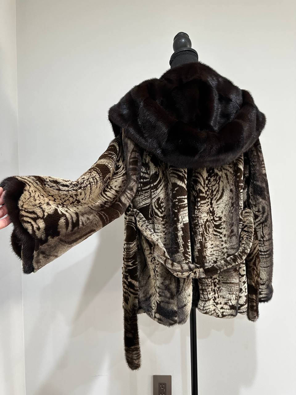 New women Real Natural Luxurious Sheared Mink Fur Coat with Hood 1201087 size M belt