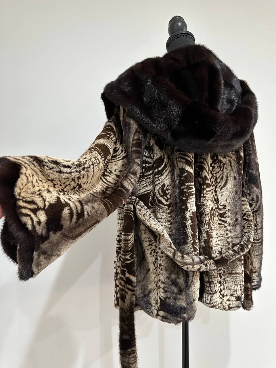 New women Real Natural Luxurious Sheared Mink Fur Coat with Hood 1201087 size M belt