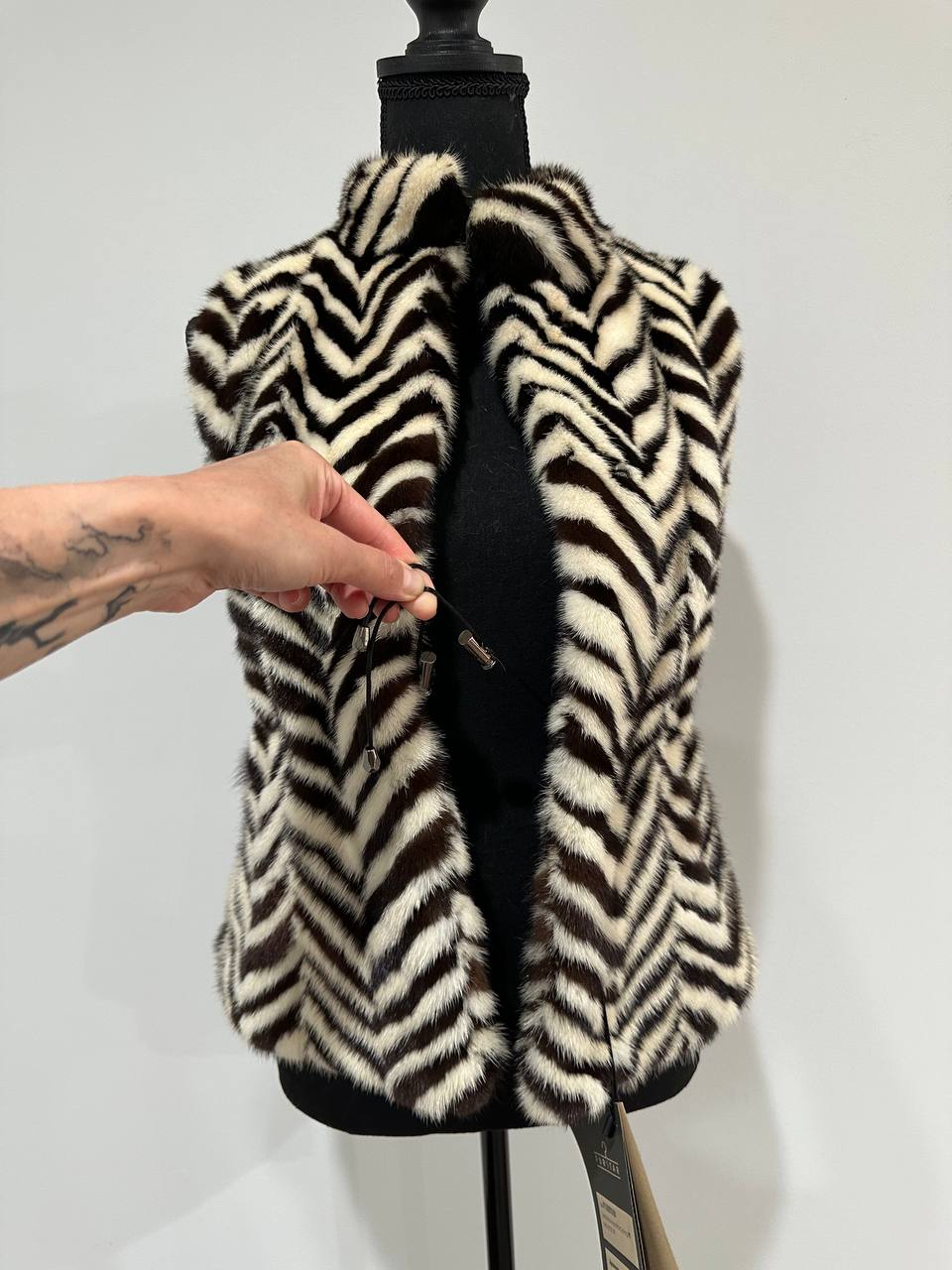 WOMEN MINK REAL FUR VEST zebra print SIZE XS 1201128 without sleeves BRANDED