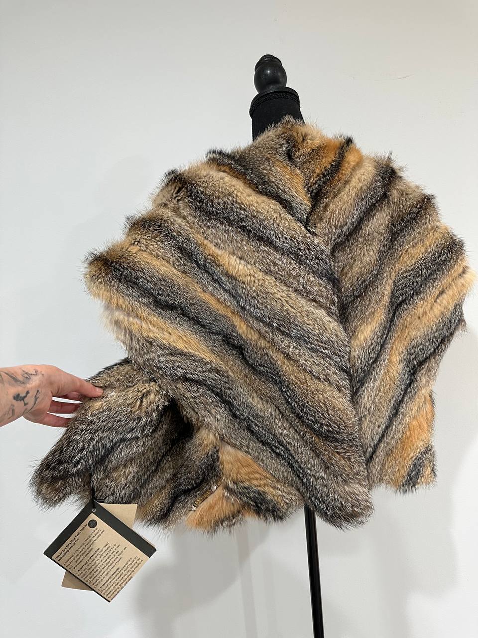 Women's Brand New Real natural coyote Fur VEST waist Coat Sleeves Less 1109979 size L XL