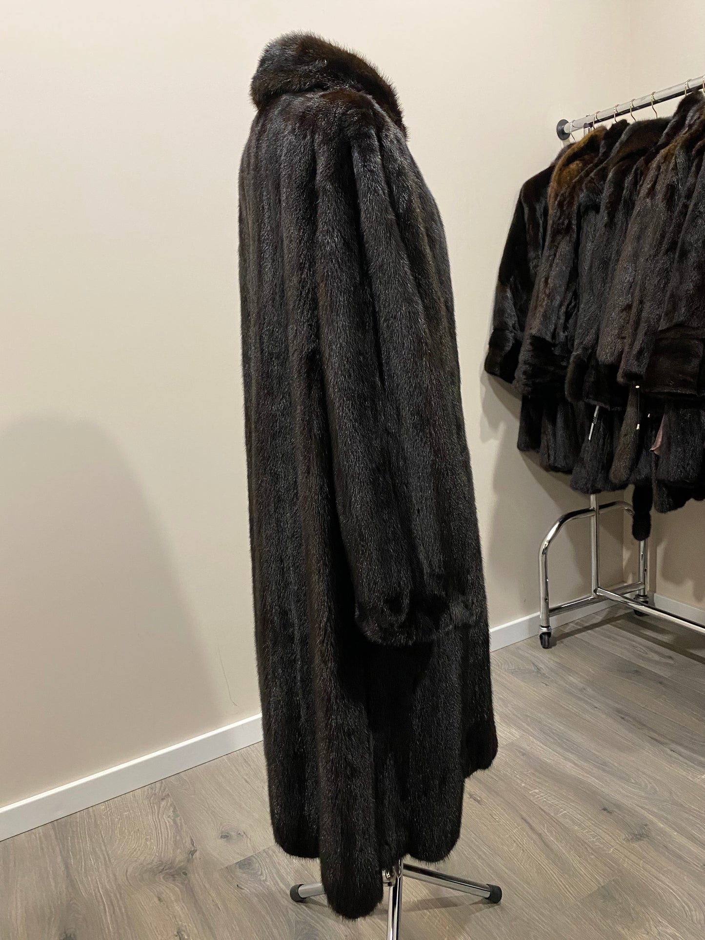 genuine real mink fur coat jacket 1109815 size L new dark brown color