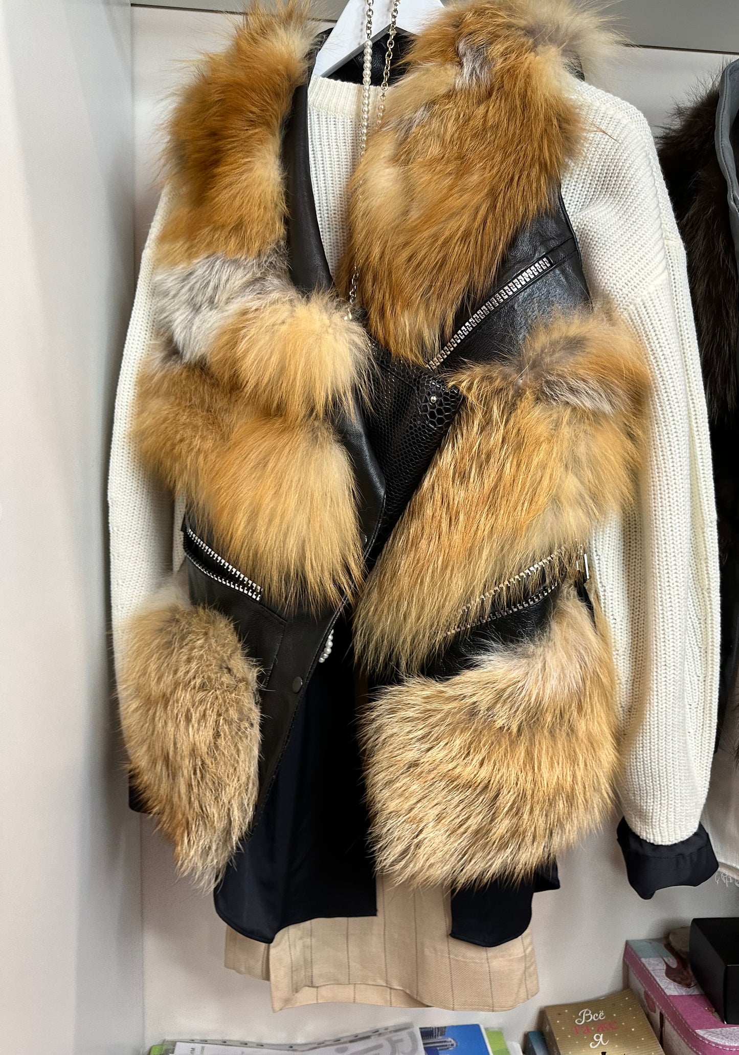 REAL genuine POLAR FOX fur women vest M SIZE LEATHER 1109910 WITHOUT SLEEVES
