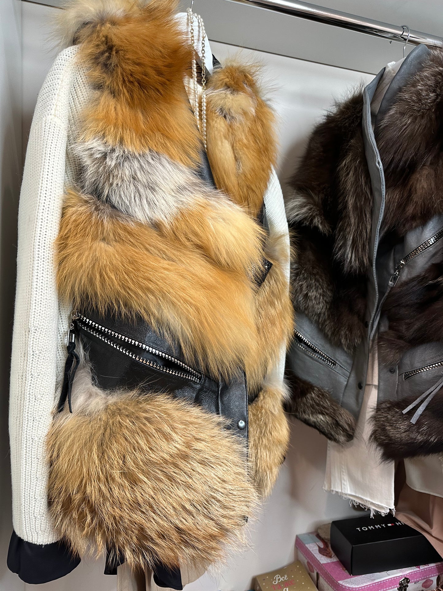 REAL genuine POLAR FOX fur women vest M SIZE LEATHER 1109910 WITHOUT SLEEVES