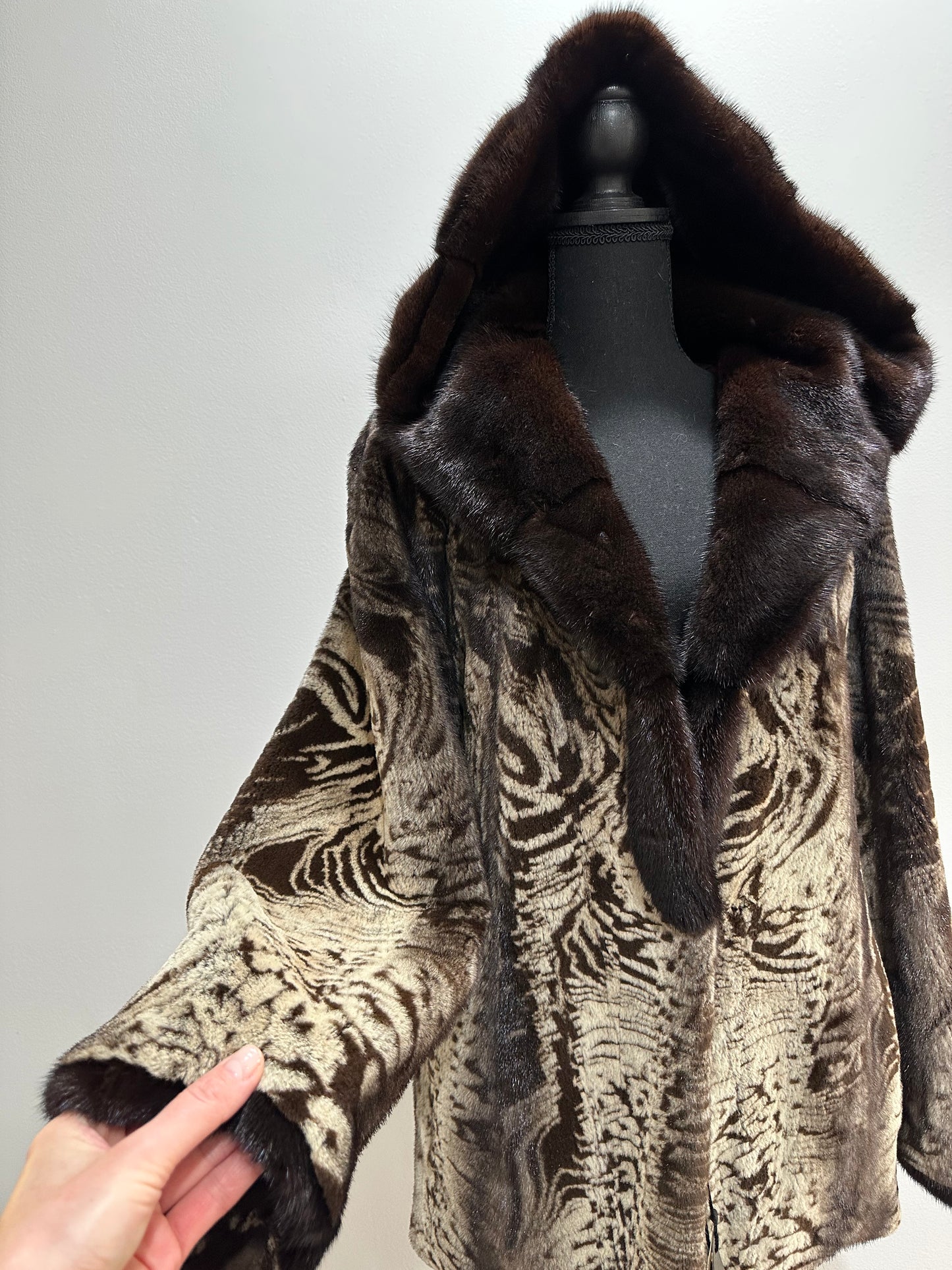 New women Real Natural Luxurious Sheared Mink Fur Coat with Hood 1201087 size M belt