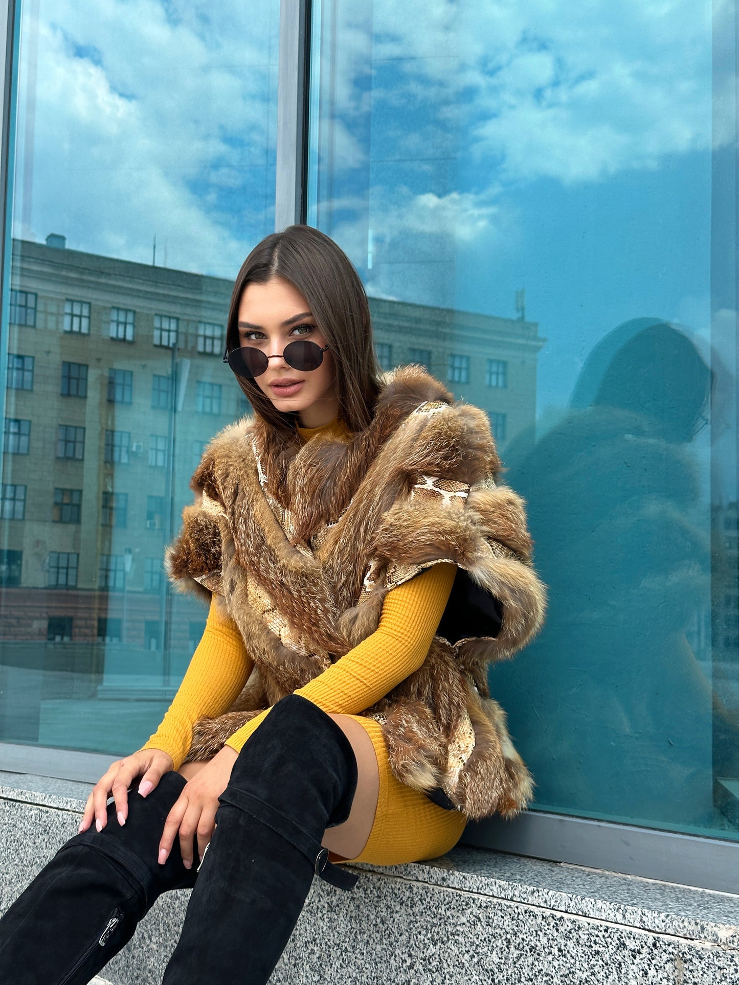 Women's Brand New Real CRYSTAL FOX size M Fur VEST waist Coat Sleeves Less 1109977