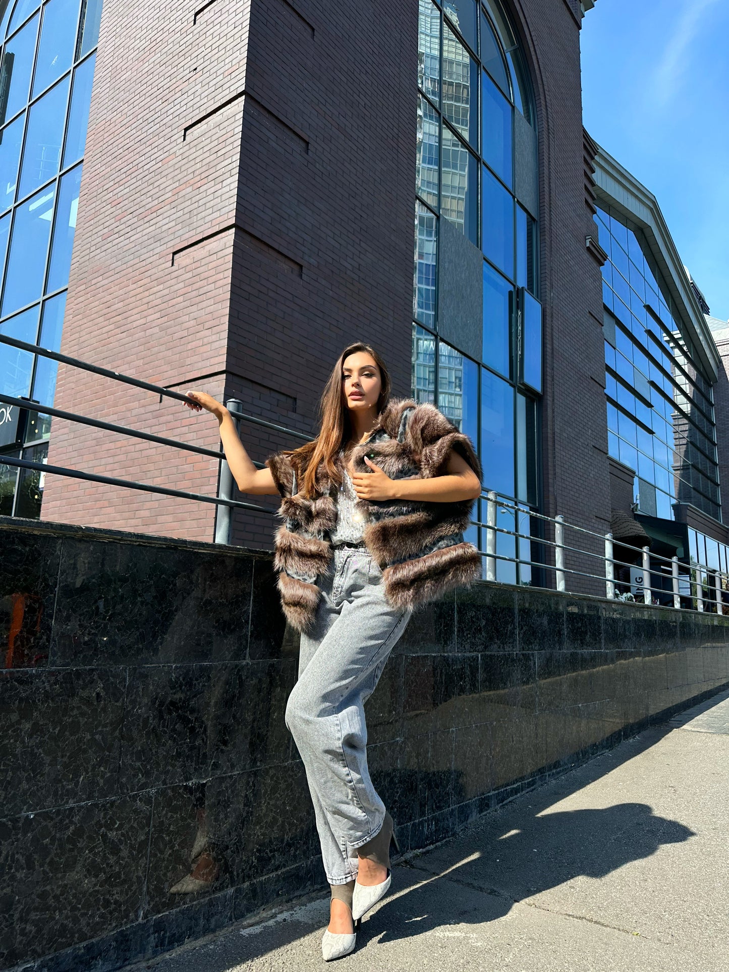 Women's Brand New Real natural raccoon fur VEST waist Coat Sleeves Less 1109985