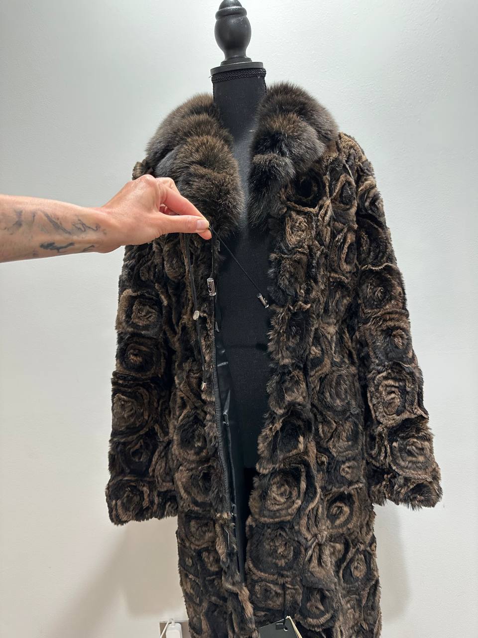 Karakul Fur Coat Natural dyed arctic FOX Collar size M 1201132 New Exclusive Design