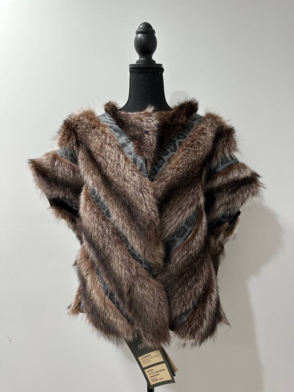 Women's Brand New Real natural raccoon fur VEST size L large 1109987