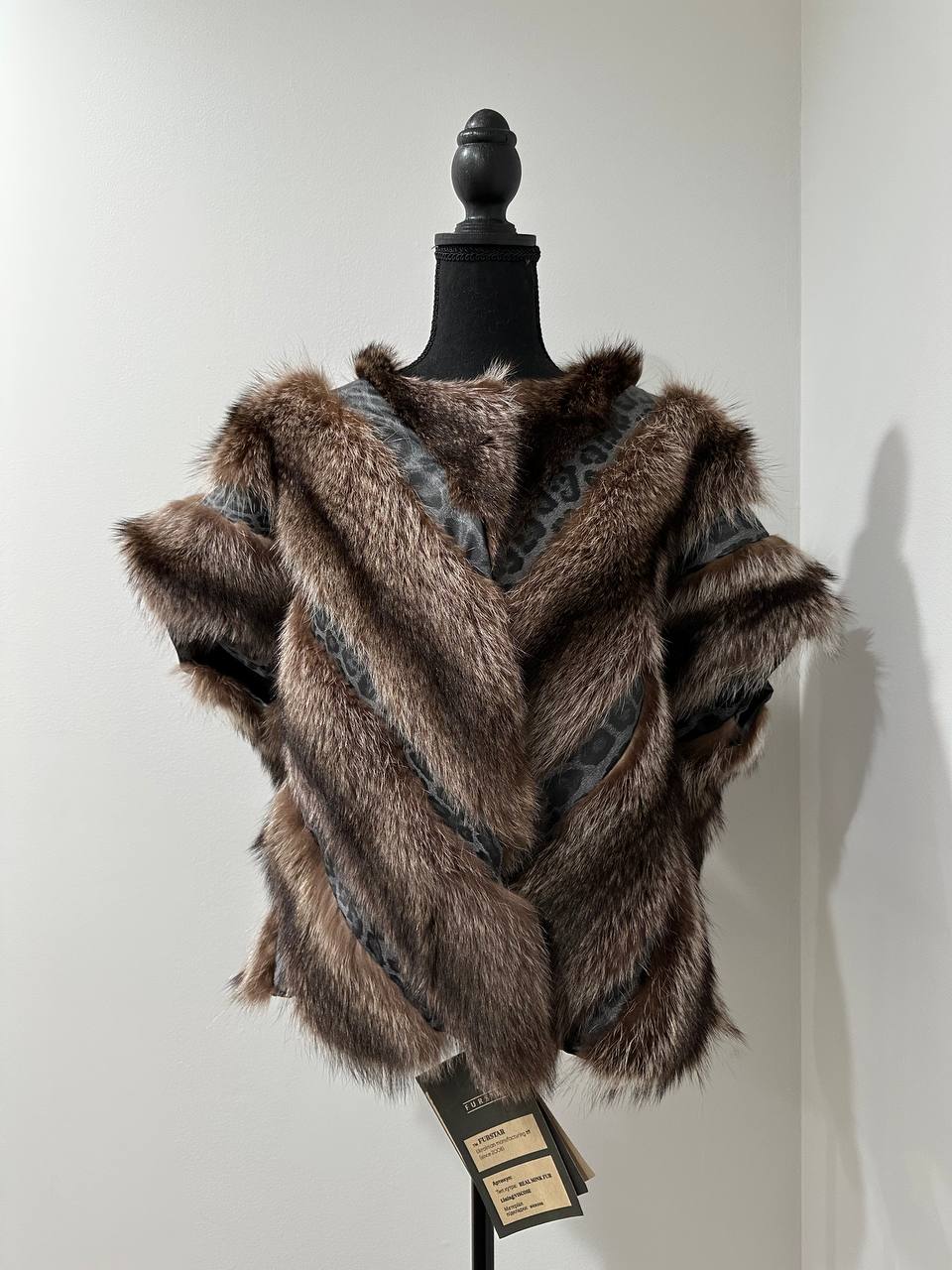 Women's Brand New Real natural raccoon fur VEST size L large 1109987