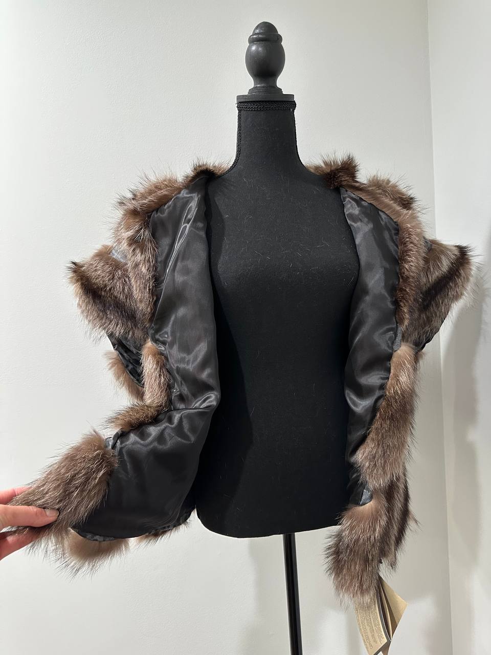 Women's Brand New Real natural raccoon fur VEST size L large 1109987
