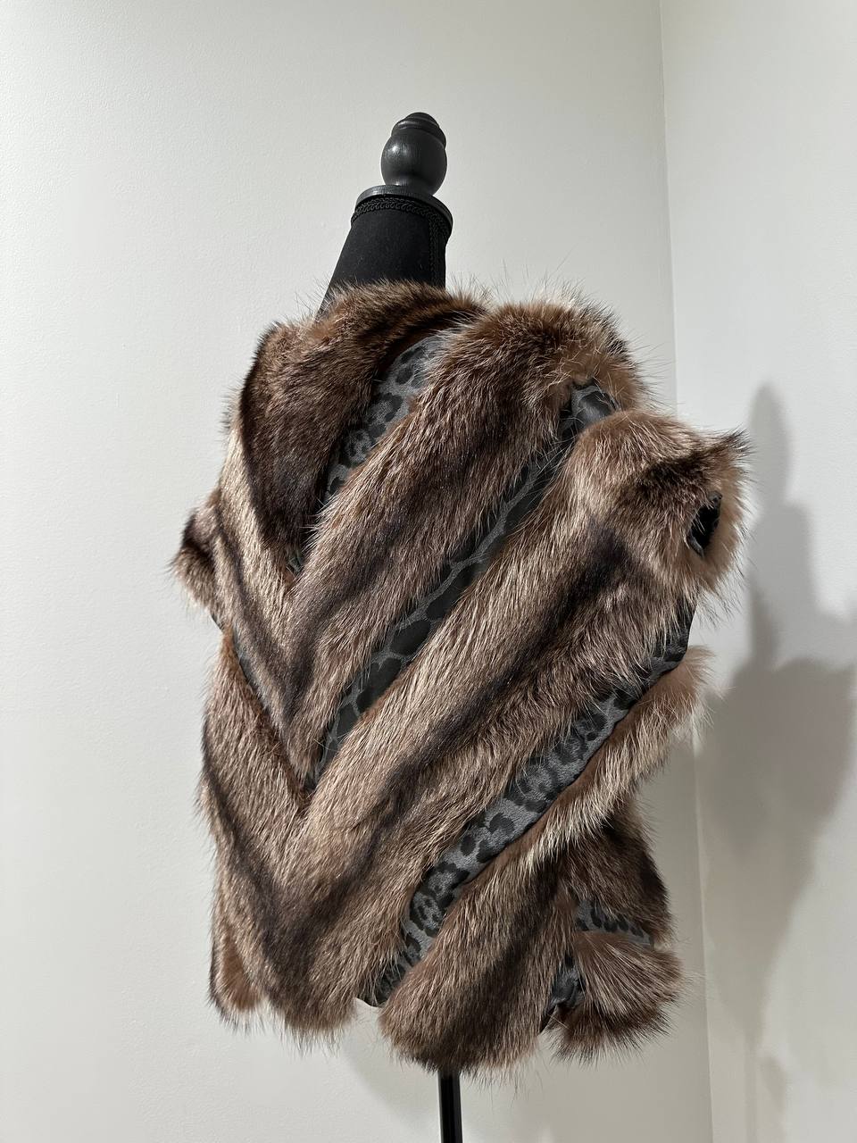Women's Brand New Real natural raccoon fur VEST size L large 1109987