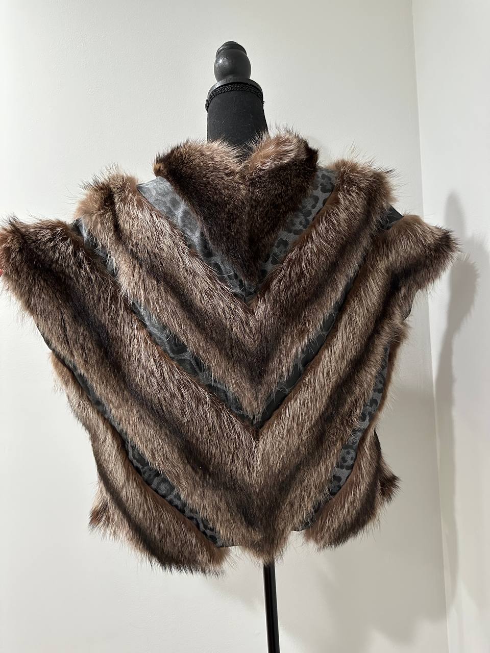 Women's Brand New Real natural raccoon fur VEST size L large 1109987