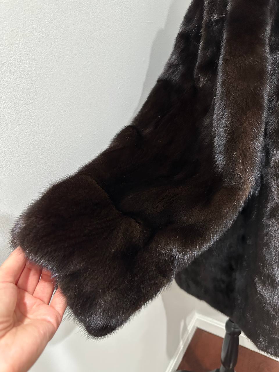 women real mink fur coat with belt dark brown color size L NEW!!! 1109927