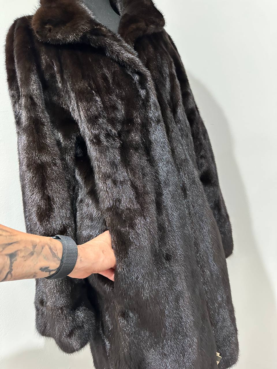 women real mink fur coat with belt dark brown color size L NEW!!! 1109927