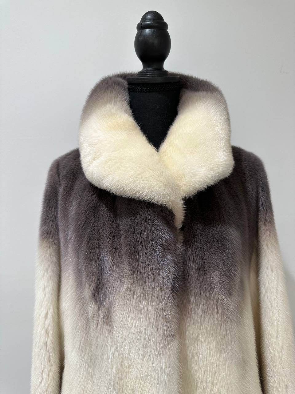 Luxury Natural Mink Fur Coat Gradient 1201142 M Shades Snow Cream Smoky Charcoal