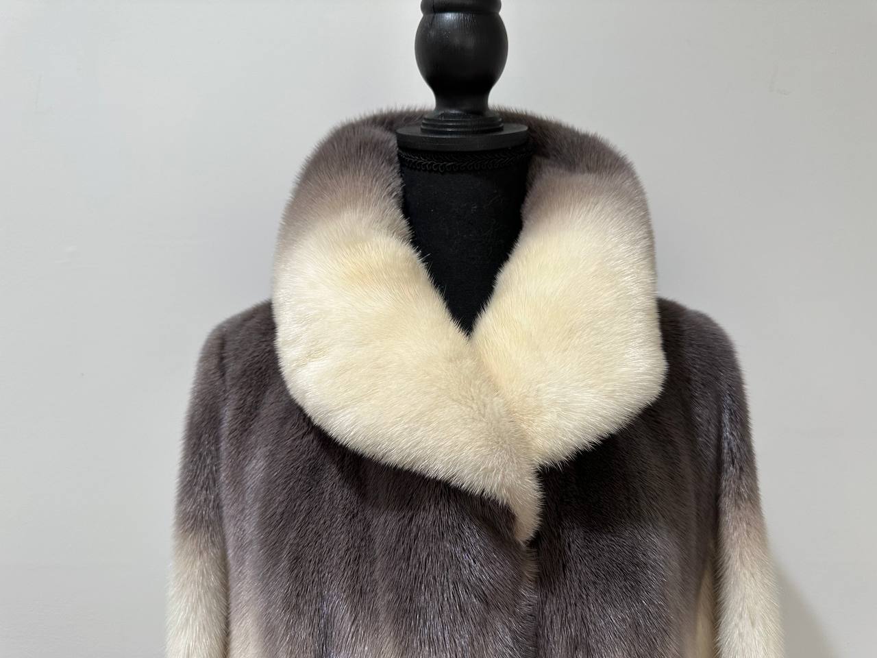 Luxury Natural Mink Fur Coat Gradient 1201142 M Shades Snow Cream Smoky Charcoal