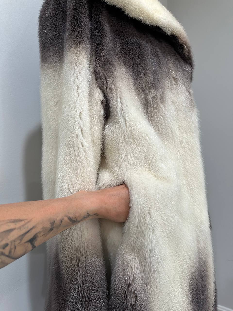 Luxury Natural Mink Fur Coat Gradient 1201142 M Shades Snow Cream Smoky Charcoal