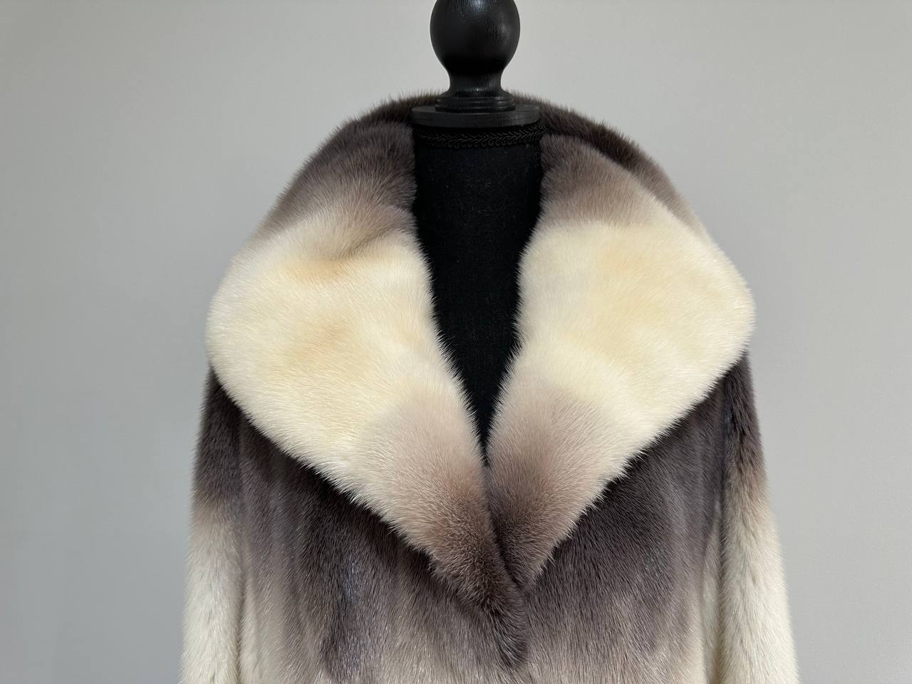 Luxury Natural Mink Fur Coat Gradient 1201142 M Shades Snow Cream Smoky Charcoal