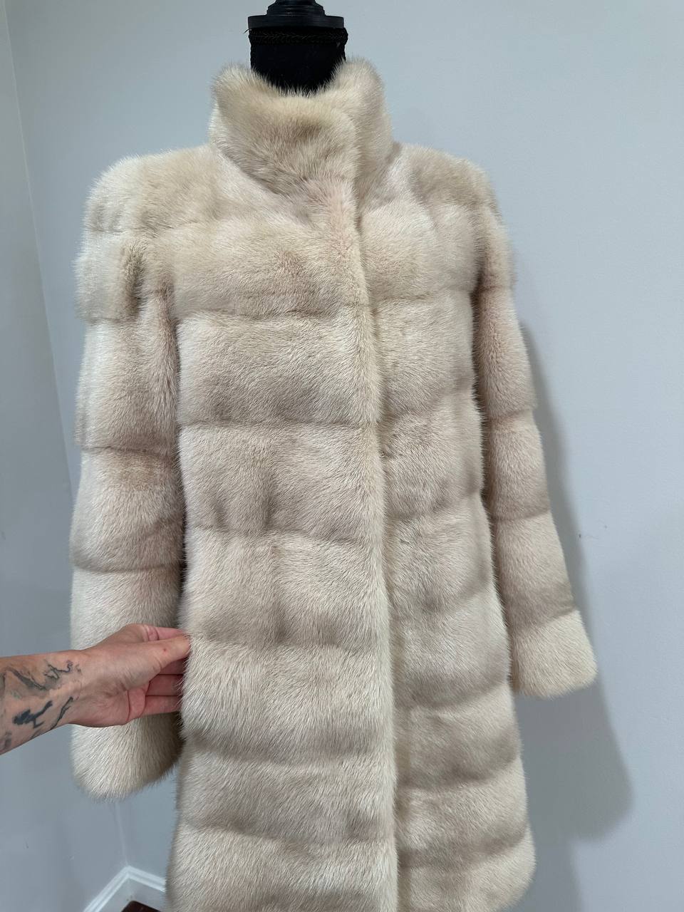 Luxury Natural Real Mink Fur Coat with Detachable Sleeves  size S 1201141 Exclusive