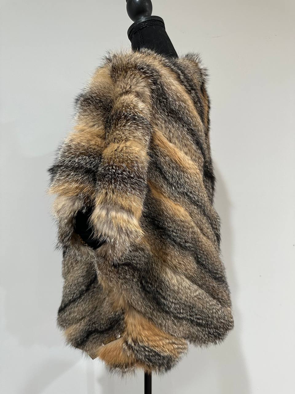 Women's Brand New Real natural coyote Fur VEST waist Coat Sleeves Less 1109979 size L XL