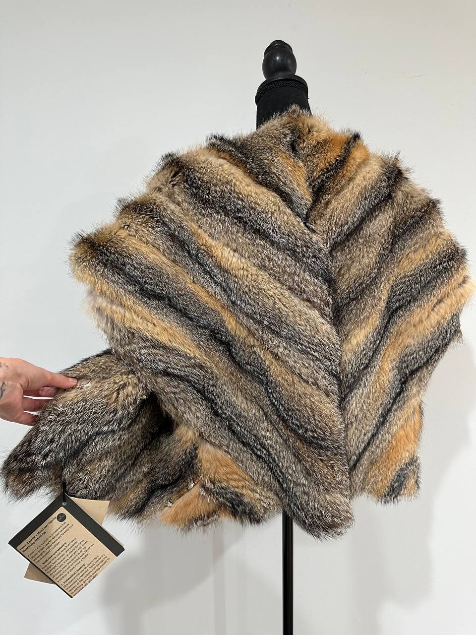 Women's Brand New Real natural coyote Fur VEST waist Coat Sleeves Less 1109979 size L XL