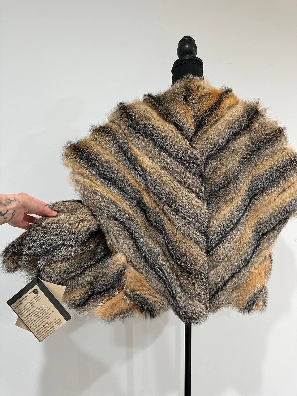 Women's Brand New Real natural coyote Fur VEST waist Coat Sleeves Less 1109979 size L XL