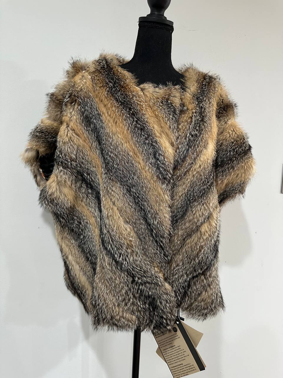 Women's Brand New Real natural coyote Fur VEST waist Coat Sleeves Less 1109979 size L XL