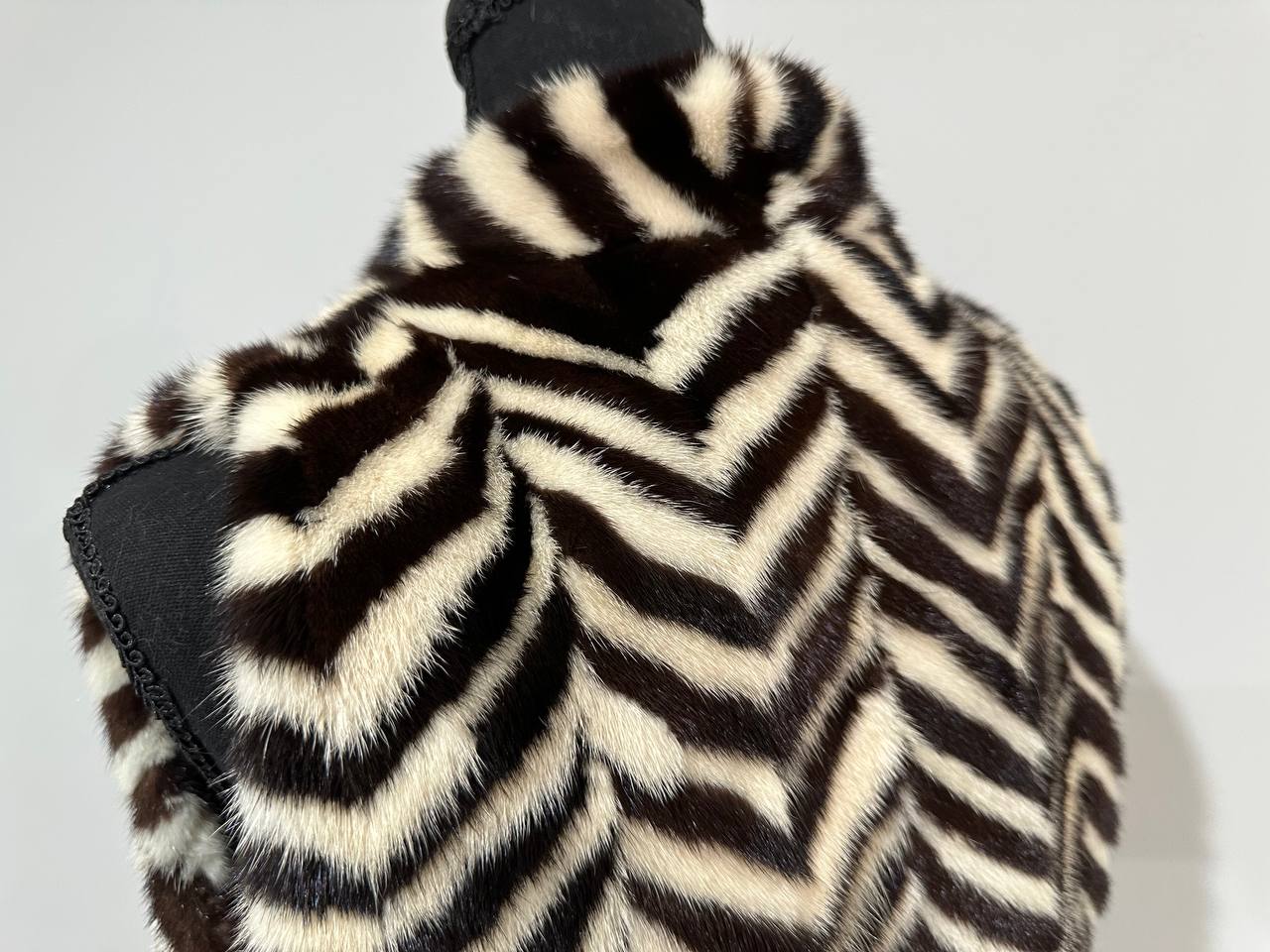 WOMEN MINK REAL FUR VEST zebra print SIZE XS 1201128 without sleeves BRANDED