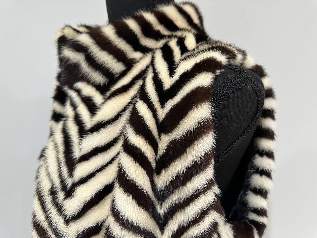 WOMEN MINK REAL FUR VEST zebra print SIZE XS 1201128 without sleeves BRANDED