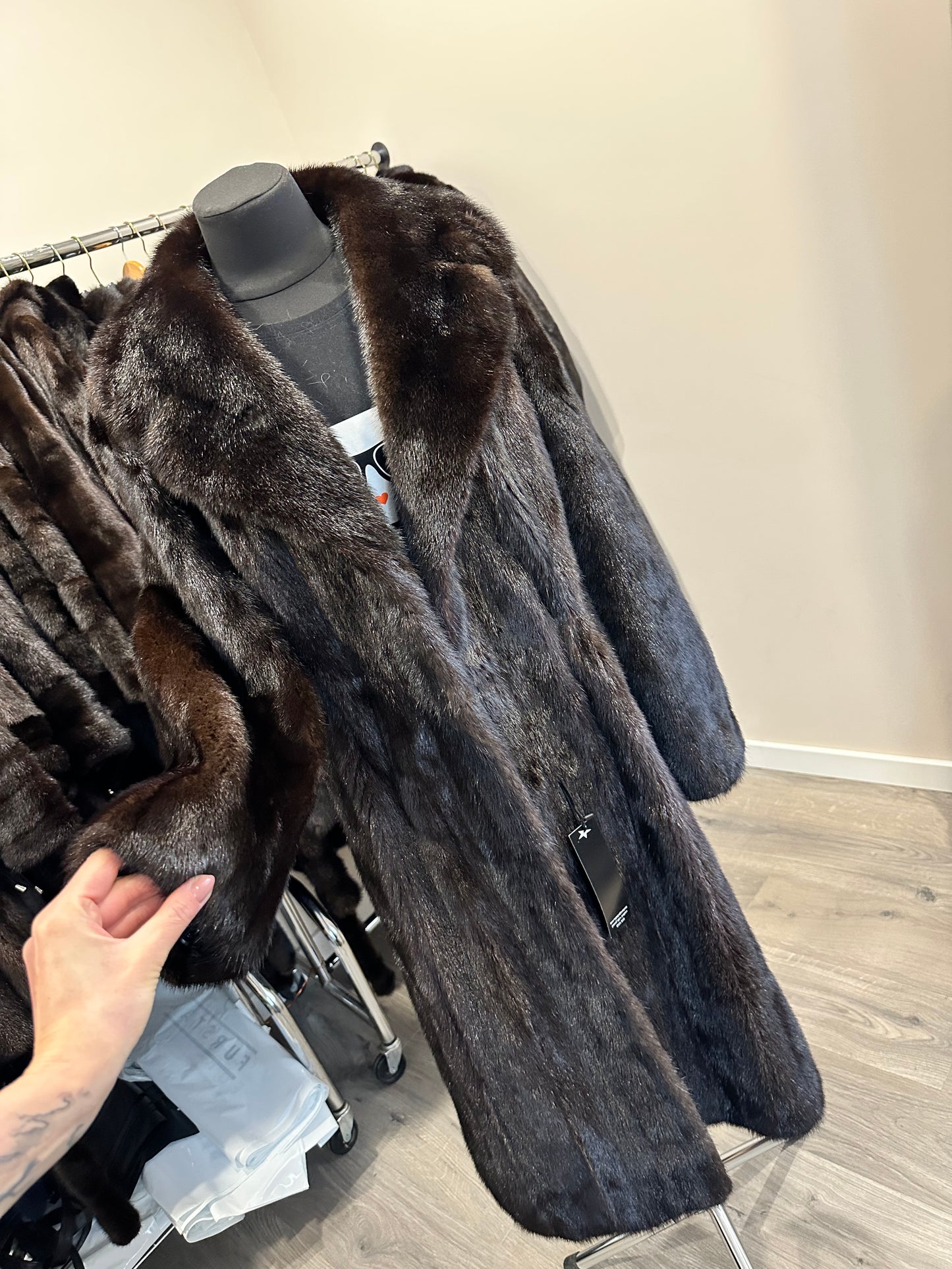 New 100% genuine real Natural mink fur coat jacket 1109829 size L dark brown
