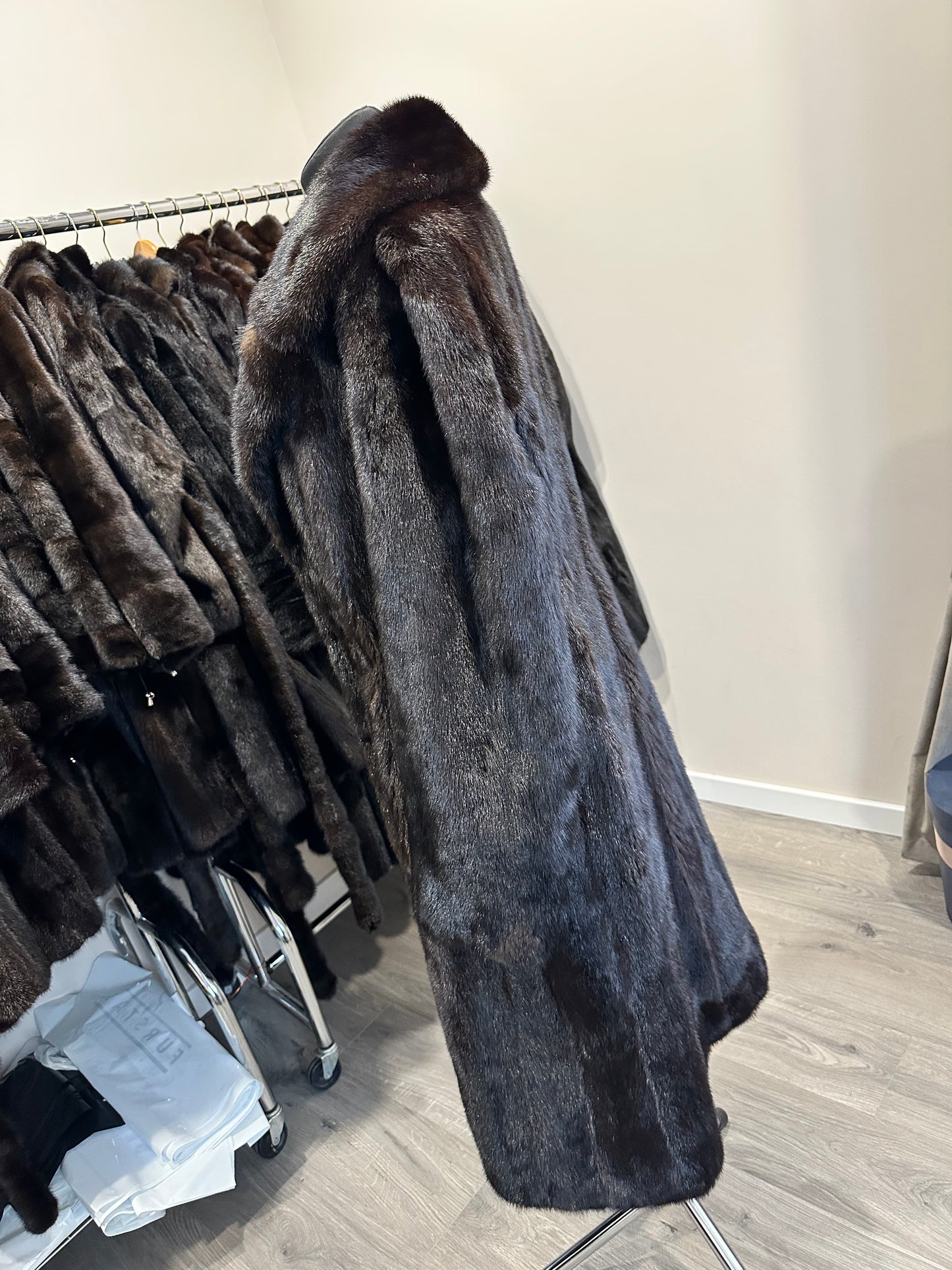 New 100% genuine real Natural mink fur coat jacket 1109829 size L dark brown