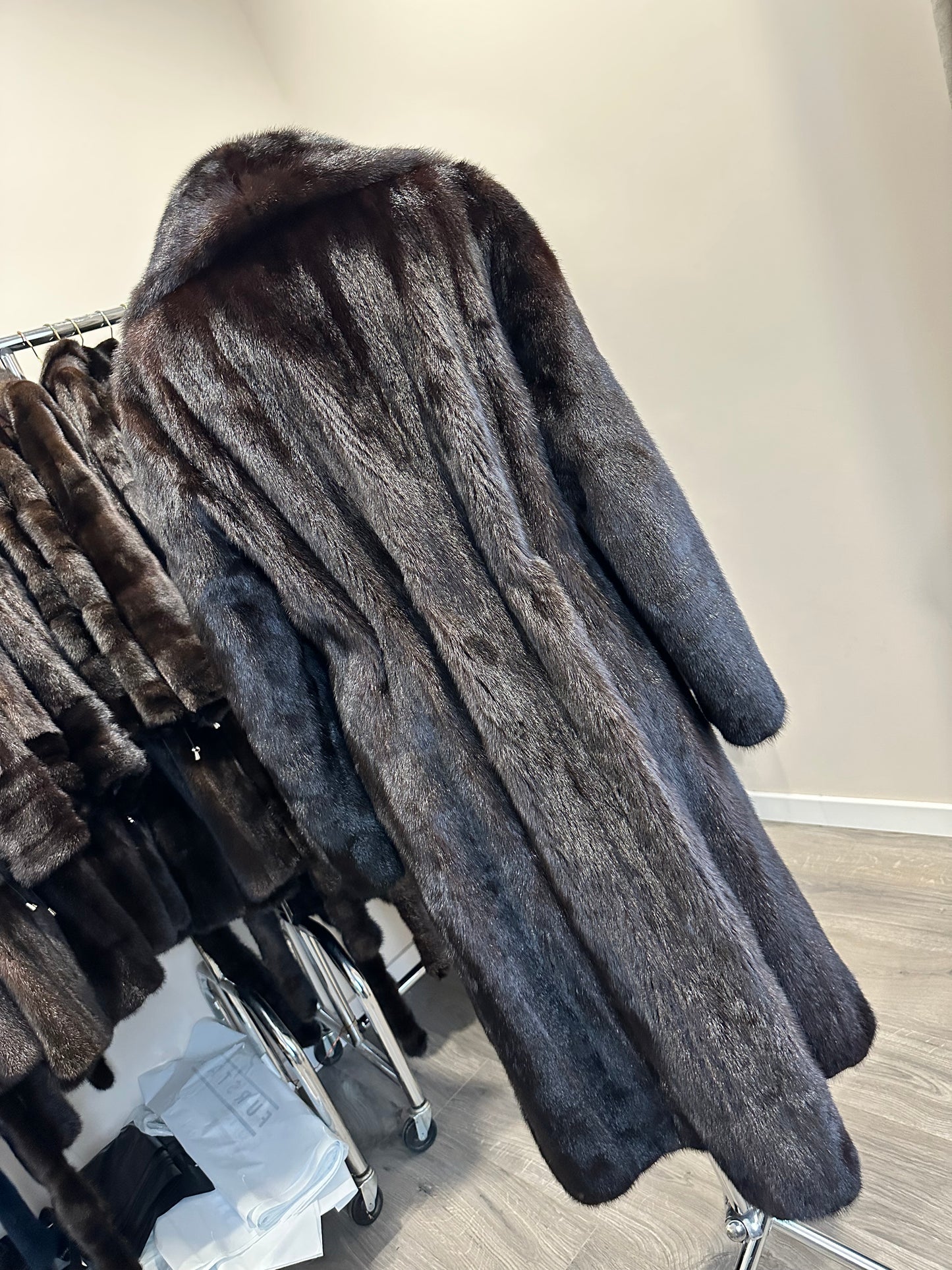 New 100% genuine real Natural mink fur coat jacket 1109829 size L dark brown