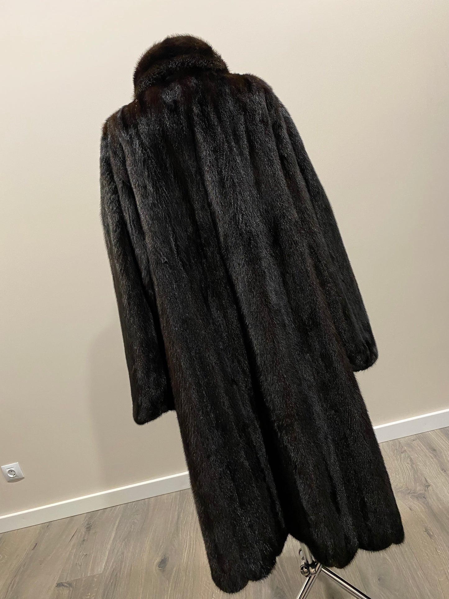 genuine real mink fur coat jacket 1109815 size L new dark brown color