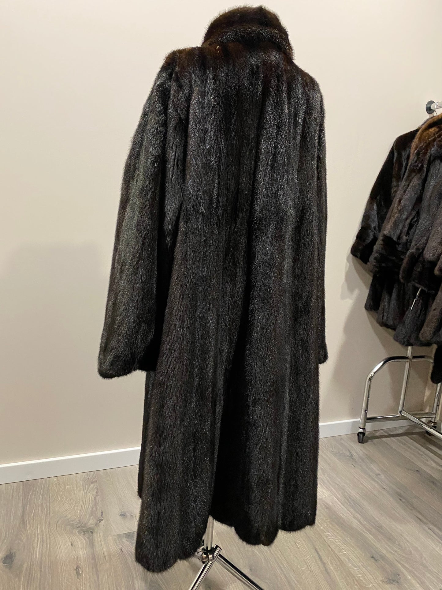 genuine real mink fur coat jacket 1109815 size L new dark brown color
