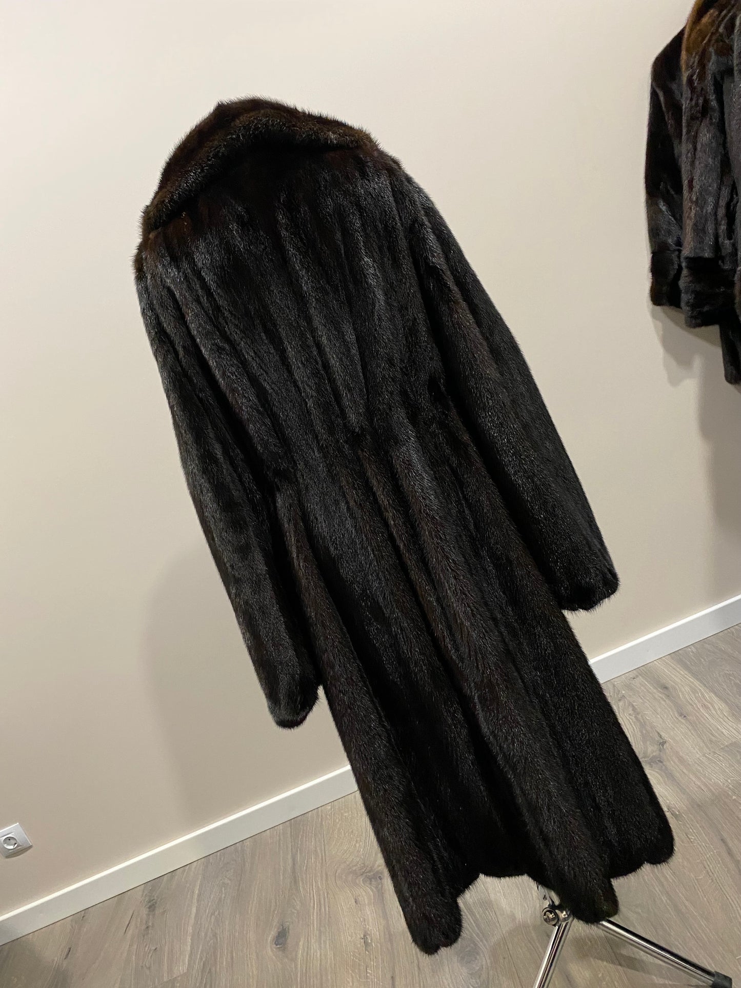 genuine real mink fur coat jacket 1109815 size L new dark brown color