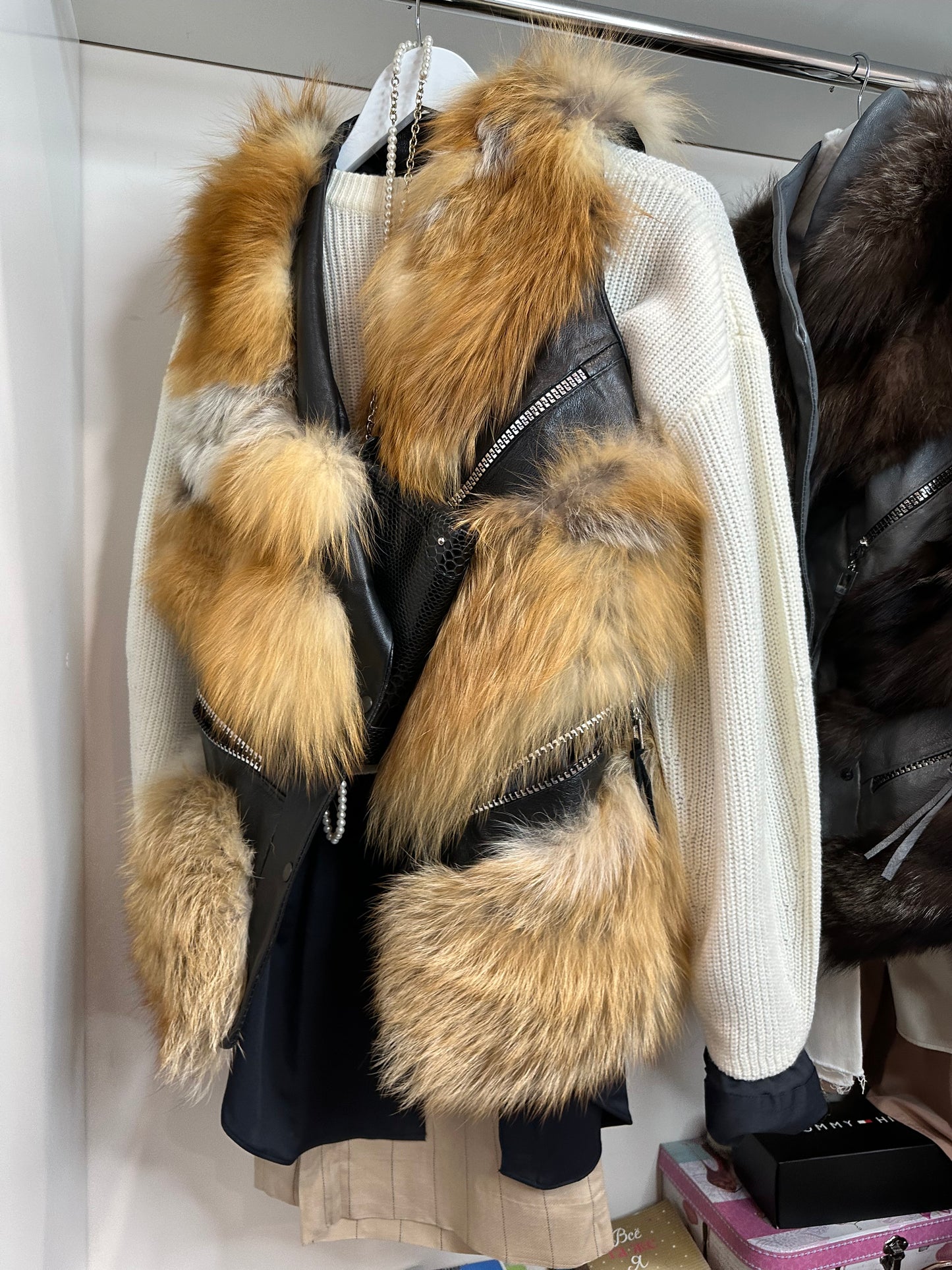 REAL genuine POLAR FOX fur women vest M SIZE LEATHER 1109910 WITHOUT SLEEVES