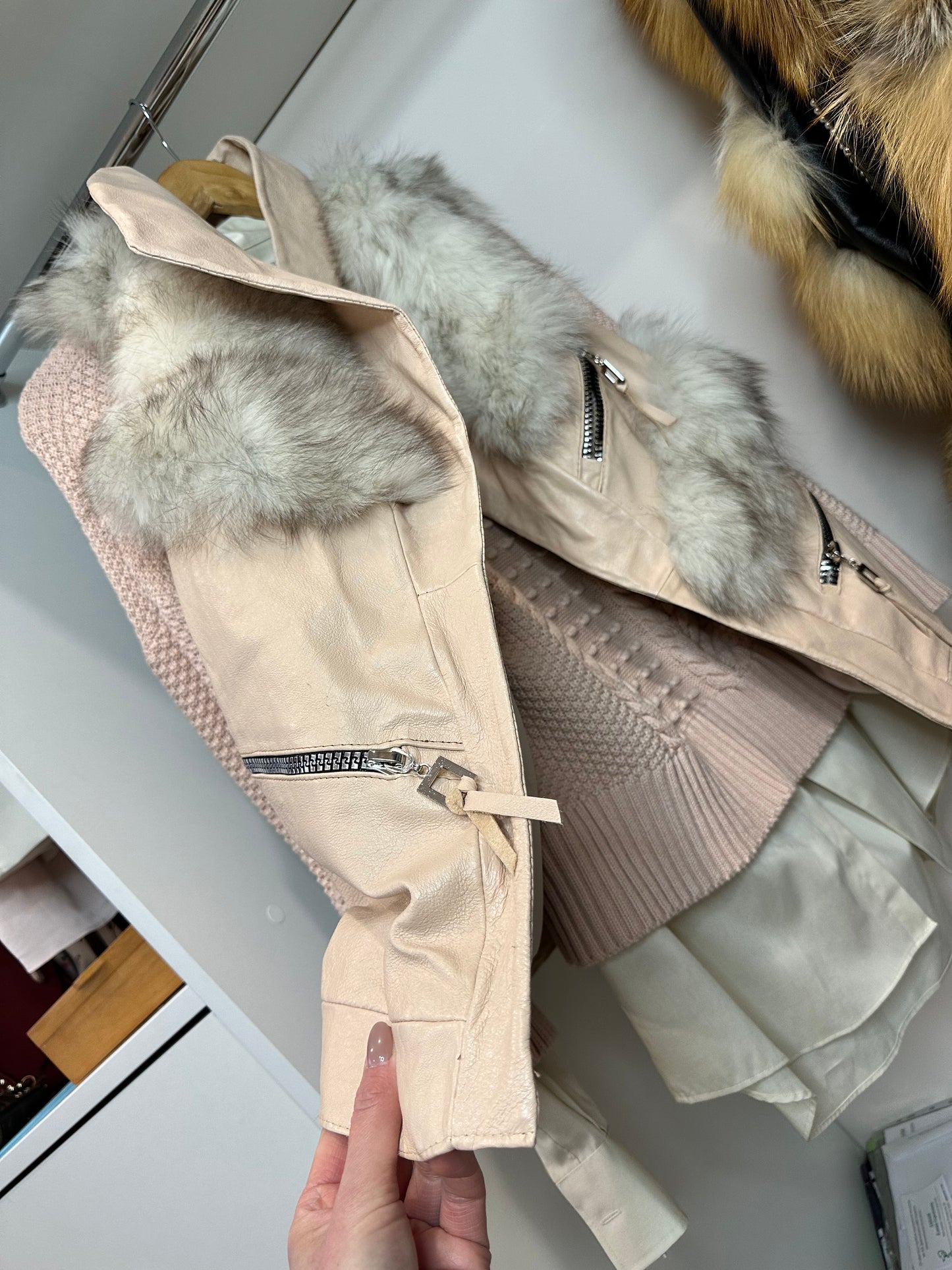 REAL genuine FOX fur women vest S SIZE LEATHER 1109912 WITHOUT SLEEVES