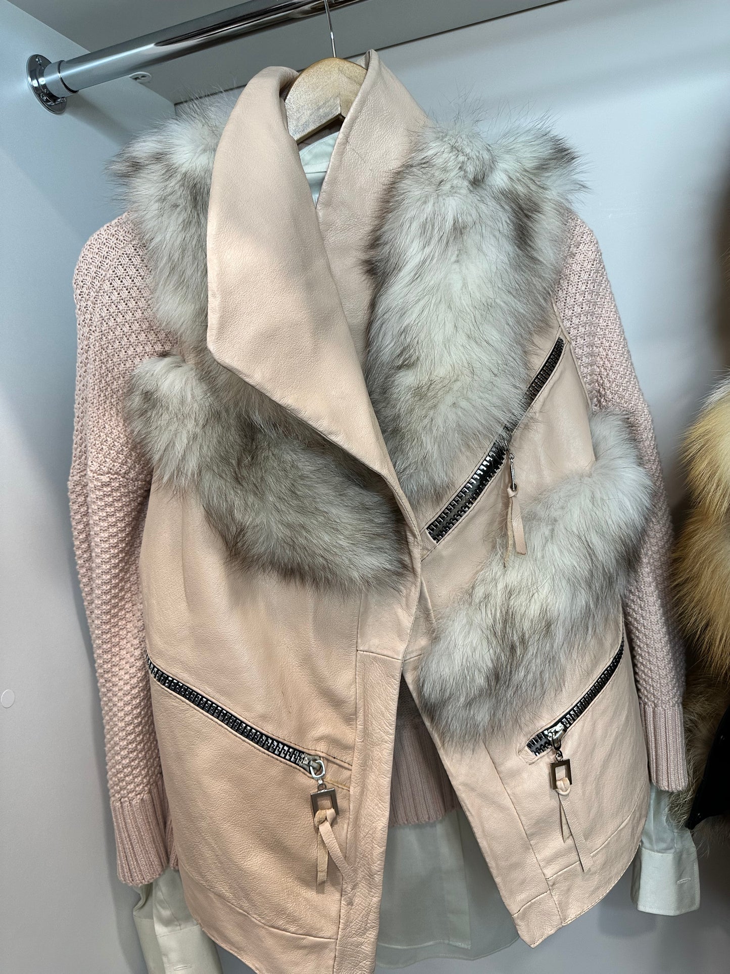 REAL genuine FOX fur women vest S SIZE LEATHER 1109912 WITHOUT SLEEVES