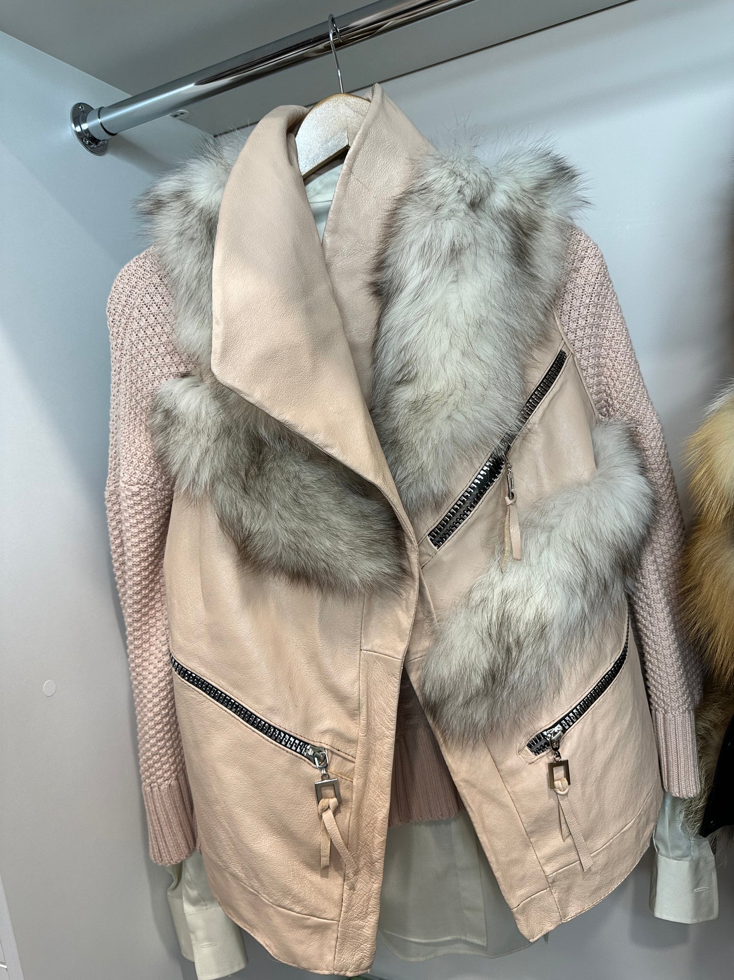 REAL genuine FOX fur women vest S SIZE LEATHER 1109912 WITHOUT SLEEVES
